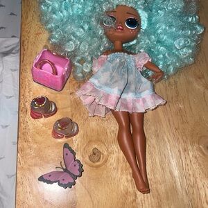 L.O.L. Surprise! Doll with Aqua Hair, Pink Outfit and Pink Accessories